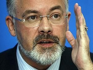 Табачник попросив школи розповісти про зароблені гроші Табачник попросив школи розповісти про зароблені гроші