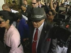 Джо Джексон вимагає від Мюррея кругленьку компенсацію Джо Джексон вимагає від Мюррея кругленьку компенсацію