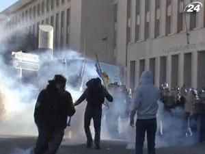 Тривають страйки французів проти пенсійної реформи Тривають страйки французів проти пенсійної реформи