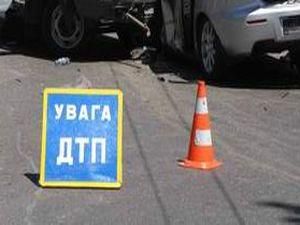 У Кіровоградській області 3 вантажівки зіткнулись з легковим автомобілем, загинули 3 людини У Кіровоградській області 3 вантажівки зіткнулись з легковим автомобілем, загинули 3 людини