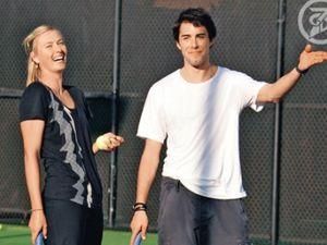 Марія Шарапова заручилася з баскетболістом Марія Шарапова заручилася з баскетболістом