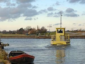 У Голландії пасажирський пором зіткнувся з вантажним судном і перекинувся У Голландії пасажирський пором зіткнувся з вантажним судном і перекинувся