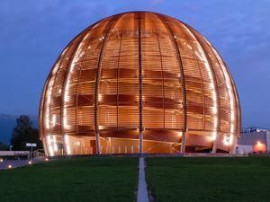 На Великому адронному колайдері готують до відкриття паралельних всесвітів На Великому адронному колайдері готують до відкриття паралельних всесвітів