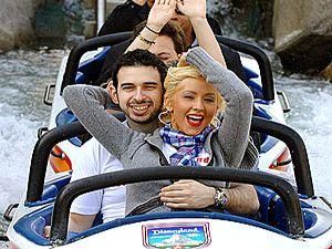 Агілера пішла від чоловіка, тому що він її вдарив Агілера пішла від чоловіка, тому що він її вдарив