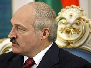 Лукашенко хоче, щоб кожна жінка народжувала не менше трьох дітей Лукашенко хоче, щоб кожна жінка народжувала не менше трьох дітей