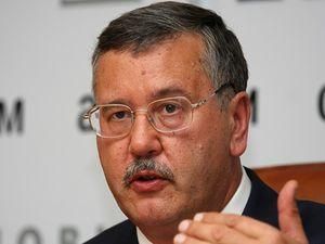 Гриценко: через Януковича з армії втікають офіцери Гриценко: через Януковича з армії втікають офіцери