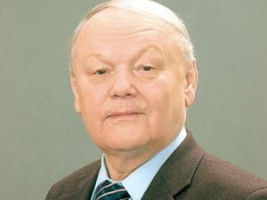 Поет Борис Олійник засуджує законопроект про мови в Україні Поет Борис Олійник засуджує законопроект про мови в Україні