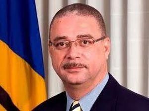 Помер прем'єр-міністр Барбадосу Помер прем'єр-міністр Барбадосу