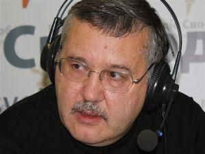 Гриценко: у органах влади повинні бути журналісти