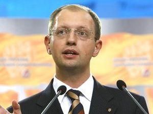 Яценюк: ми не допомагатимемо Регіонам у фальсифікації виборів Яценюк: ми не допомагатимемо Регіонам у фальсифікації виборів