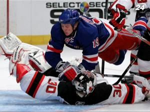 Руслан Федотенко віддав гольову передачу в матчі проти "Нью-Джерсі" Руслан Федотенко віддав гольову передачу в матчі проти "Нью-Джерсі"