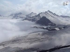 В Гімалаях під лавиною зникли двоє гідів-шерпів В Гімалаях під лавиною зникли двоє гідів-шерпів