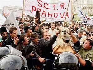 Румунія: військовослужбовці протестують проти скорочення бюджетних витрат Румунія: військовослужбовці протестують проти скорочення бюджетних витрат