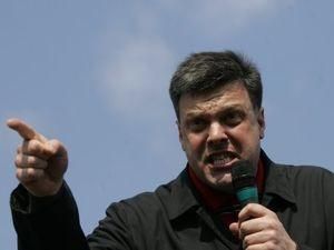 Тягнибок закликає людей вийти на вулиці після виборів Тягнибок закликає людей вийти на вулиці після виборів