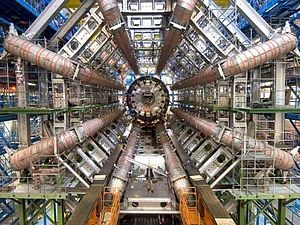 На Великому адронному колайдері почалась остання в цьому році серія експериментів На Великому адронному колайдері почалась остання в цьому році серія експериментів