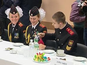 Кадети з України і Росії танцюватимуть віденський вальс Кадети з України і Росії танцюватимуть віденський вальс