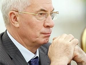 Азаров: навіть до проплачених мітингів необхідно прислухатись