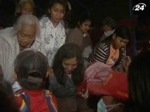 Індонезія під ударом природних катаклізмів Індонезія під ударом природних катаклізмів