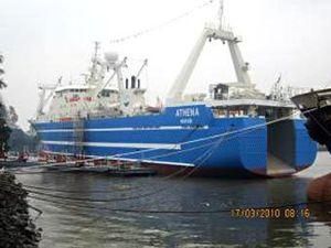 Біля берегів Великобританії горить плавучий рибозавод Біля берегів Великобританії горить плавучий рибозавод