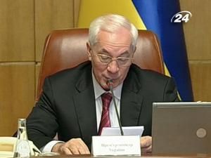 Азаров: Зерно в портах можуть пустити на експорт Азаров: Зерно в портах можуть пустити на експорт