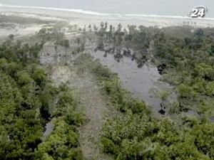 Стихія лютує в Індонезії: кількість жертв землетрусу і цунамі перевищила 300 осіб Стихія лютує в Індонезії: кількість жертв землетрусу і цунамі перевищила 300 осіб