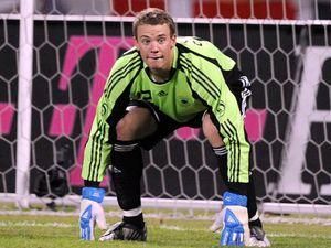 Нойєр: Нічні клуби допомагають знайти взаєморозуміння на полі Нойєр: Нічні клуби допомагають знайти взаєморозуміння на полі