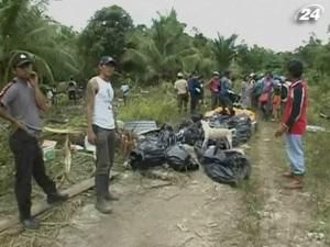 Жертвами цунамі в Індонезії стали більше, ніж 300 осіб Жертвами цунамі в Індонезії стали більше, ніж 300 осіб