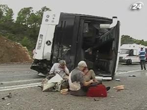 18 туристів з Франції постраждали у ДТП в Туреччині 18 туристів з Франції постраждали у ДТП в Туреччині