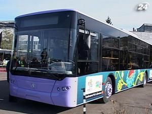 Львів: Презентували автобуси, що їздитимуть містами-господарями Євро-2012 Львів: Презентували автобуси, що їздитимуть містами-господарями Євро-2012