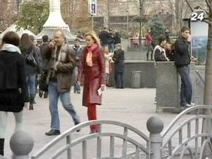 Азаров: до кінця року середня зарплата сягне 2700 грн. Азаров: до кінця року середня зарплата сягне 2700 грн.