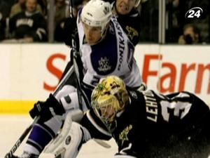 Гол Понікаровського допоміг "Лос-Анджелесу" переграти "Даллас" Гол Понікаровського допоміг "Лос-Анджелесу" переграти "Даллас"