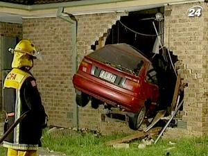 У Мельбурні в будинок австралійця в’їхало авто У Мельбурні в будинок австралійця в’їхало авто