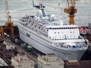 МЗС намагається звільнити 204 українських моряків з арештованого судна Delphin МЗС намагається звільнити 204 українських моряків з арештованого судна Delphin