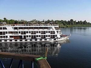 Єгипет: на річці Ніл зіткнулись два плавучих готелі Єгипет: на річці Ніл зіткнулись два плавучих готелі