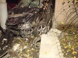 У столиці п'яний водій в'їхав у церкву (ФОТО) У столиці п'яний водій в'їхав у церкву (ФОТО)