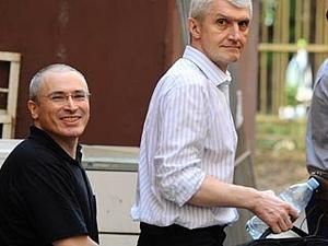 Західні правозахисники просять Медведєва зняти звинувачення з Ходорковського і Лебедєва Західні правозахисники просять Медведєва зняти звинувачення з Ходорковського і Лебедєва