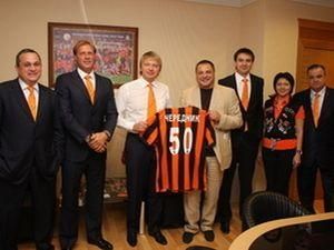 Селекціонер "Шахтаря": "Дніпро" Коноплянку не продасть, інакше без нікого залишаться Селекціонер "Шахтаря": "Дніпро" Коноплянку не продасть, інакше без нікого залишаться