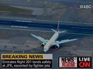 Літак, який супроводжували ВПС США, приземлився в аеропорту Нью-Йорка Літак, який супроводжували ВПС США, приземлився в аеропорту Нью-Йорка