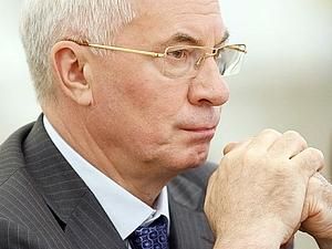 Азаров: ми побудуємо завод з розрідження газу Азаров: ми побудуємо завод з розрідження газу