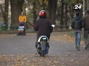 З 1 листопада власники мопедів потраплять в зону особливої уваги ДАІ З 1 листопада власники мопедів потраплять в зону особливої уваги ДАІ