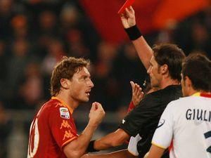 Олівера: Тотті не заслуговував вилучення Олівера: Тотті не заслуговував вилучення