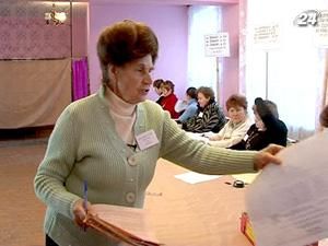 На Миколаївщині жінка працює головою ДВК вже на 30-их виборах На Миколаївщині жінка працює головою ДВК вже на 30-их виборах