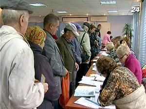 У Криму обрати собі владу прийшли майже половина мешканців півострова У Криму обрати собі владу прийшли майже половина мешканців півострова