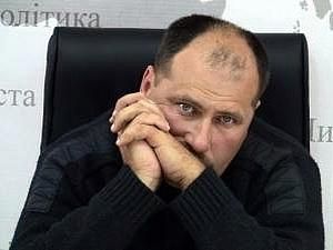 На Сумщині зафіксували масові випадки винесення бюлетенів за межі дільниць На Сумщині зафіксували масові випадки винесення бюлетенів за межі дільниць