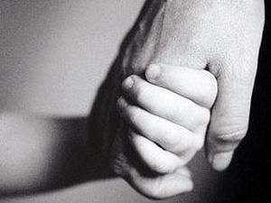 Верховна Рада розширить список осіб, які не можуть всиновлювати українських дітей Верховна Рада розширить список осіб, які не можуть всиновлювати українських дітей