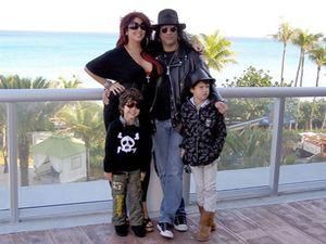 Найкращий гітарист світу вже не хоче розлучення Найкращий гітарист світу вже не хоче розлучення