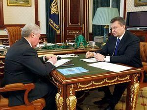 Янукович: Медведько сам попросив іншу посаду Янукович: Медведько сам попросив іншу посаду