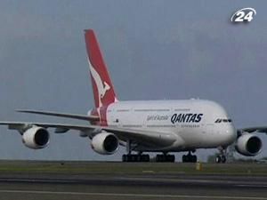 Лайнер-гігант здійснив аварійну посадку в Сінгапурі Лайнер-гігант здійснив аварійну посадку в Сінгапурі