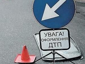 Троє людей загинули і ще троє отримали поранення у ДТП на Харківщині Троє людей загинули і ще троє отримали поранення у ДТП на Харківщині