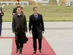 Голова КНР Ху Цзіньтао розпочав триденний офіційний візит до Франції Голова КНР Ху Цзіньтао розпочав триденний офіційний візит до Франції